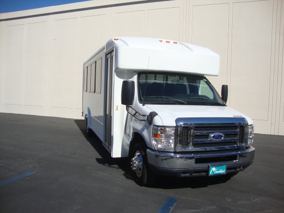 2014 Ford E-450 Shuttle Bus for Sale in Carson, CA - Photo 3