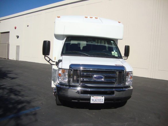 2014 Ford E-450 Shuttle Bus for Sale in Carson, CA - Photo 2