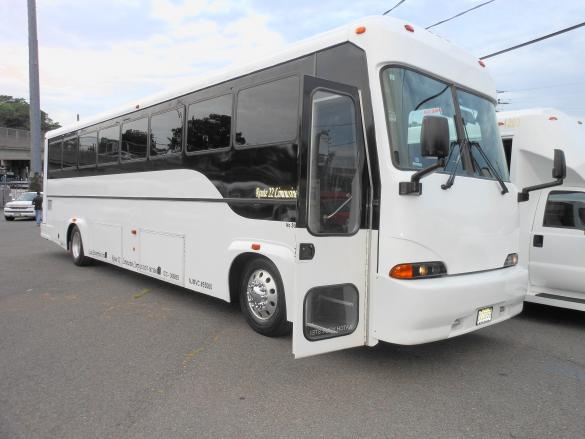2004 Freightliner 40' Limousine Coach Limo Bus for Sale in Hillside, NJ - Main Photo