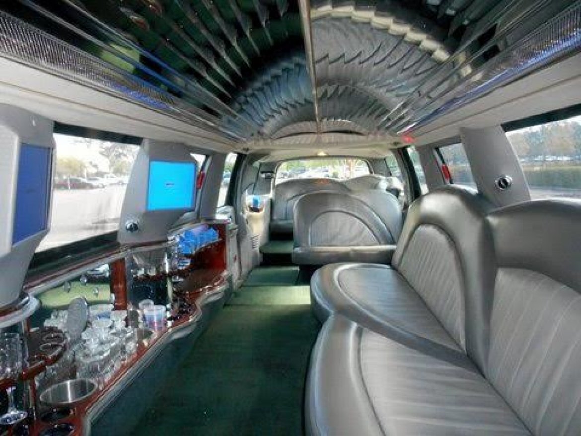 SUV Stretch for Sale in Tampa, FL - Photo 19