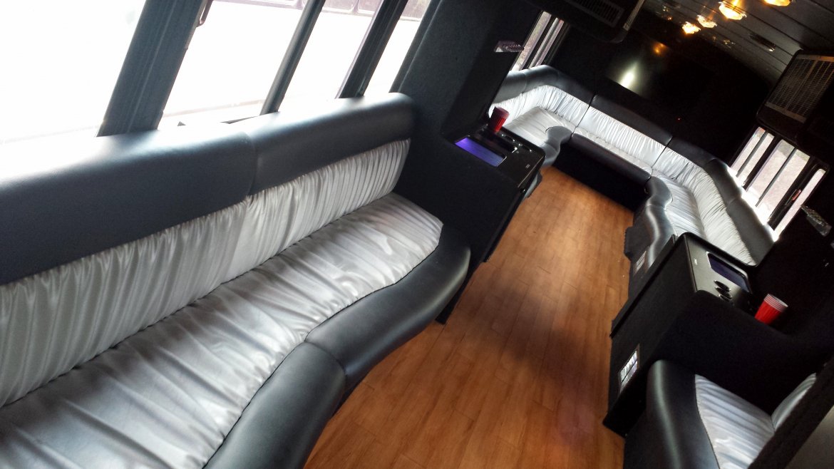 Limo Bus for Sale in Amherst, OH - Photo 4