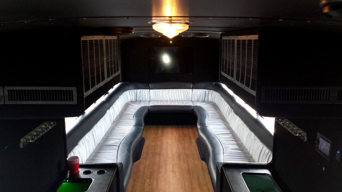 Limo Bus for Sale in Amherst, OH - Photo 8