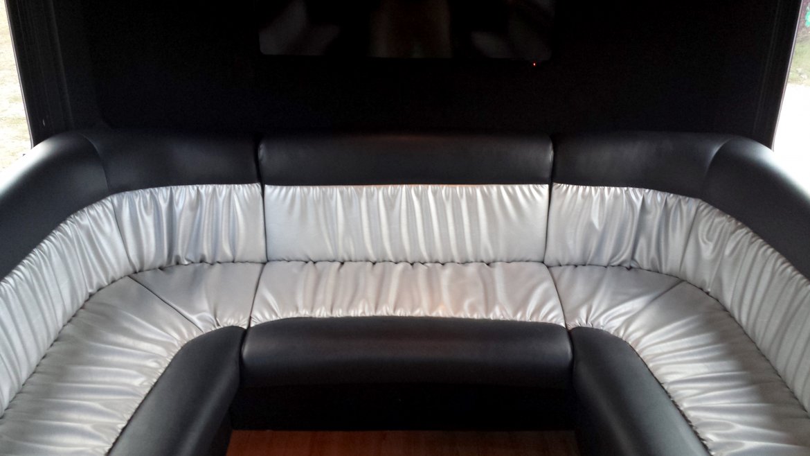 Limo Bus for Sale in Amherst, OH - Photo 11