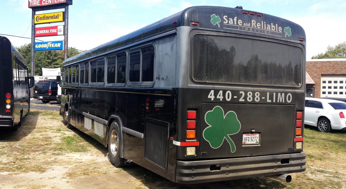 Limo Bus for Sale in Amherst, OH - Photo 26