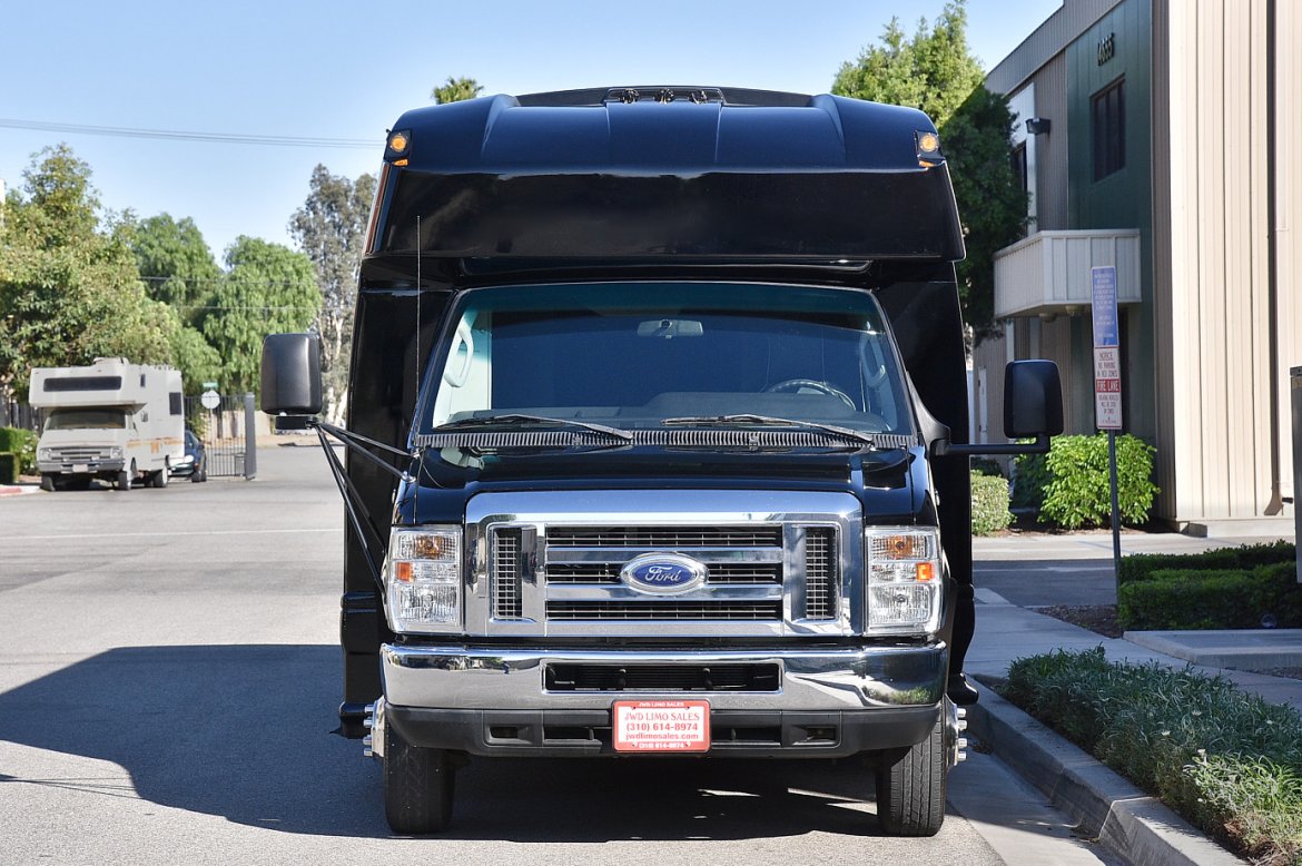 Limo Bus for Sale in Fontana, CO - Photo 3
