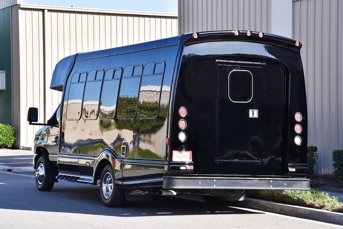 Limo Bus for Sale in Fontana, CO - Photo 6