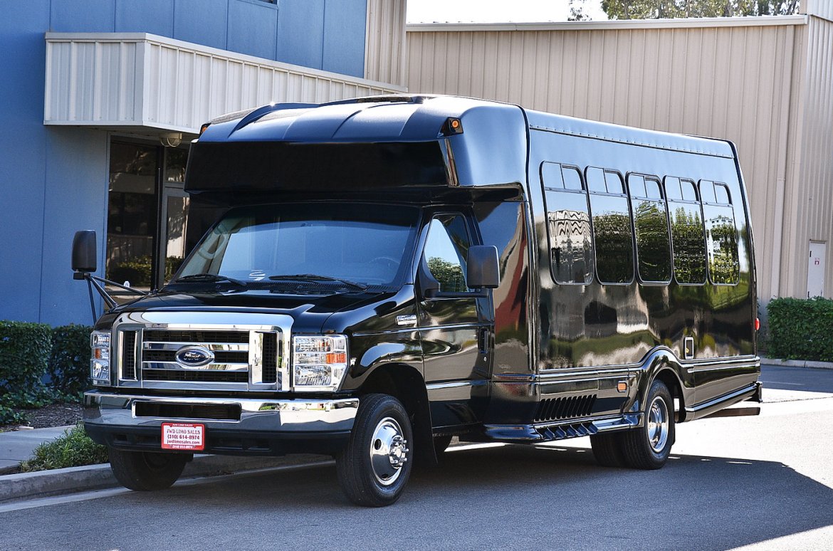 Limo Bus for Sale in Fontana, CO - Photo 7