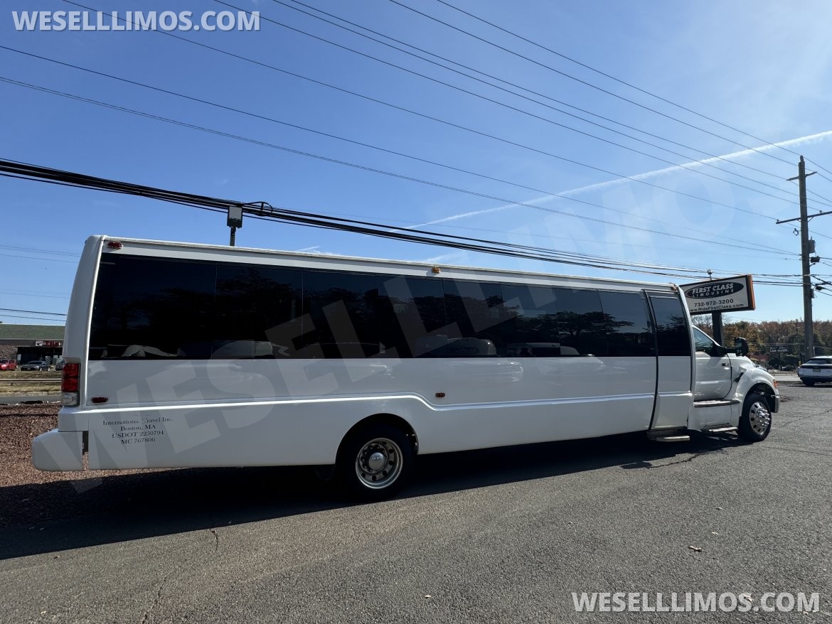 Shuttle Bus for Sale in Morganville, NJ - Photo 5