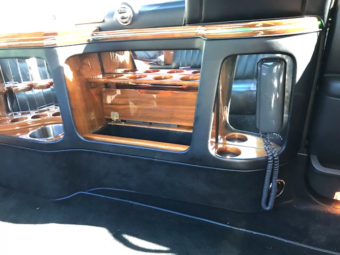 Limousine for Sale in Oaklyn, NJ - Photo 18