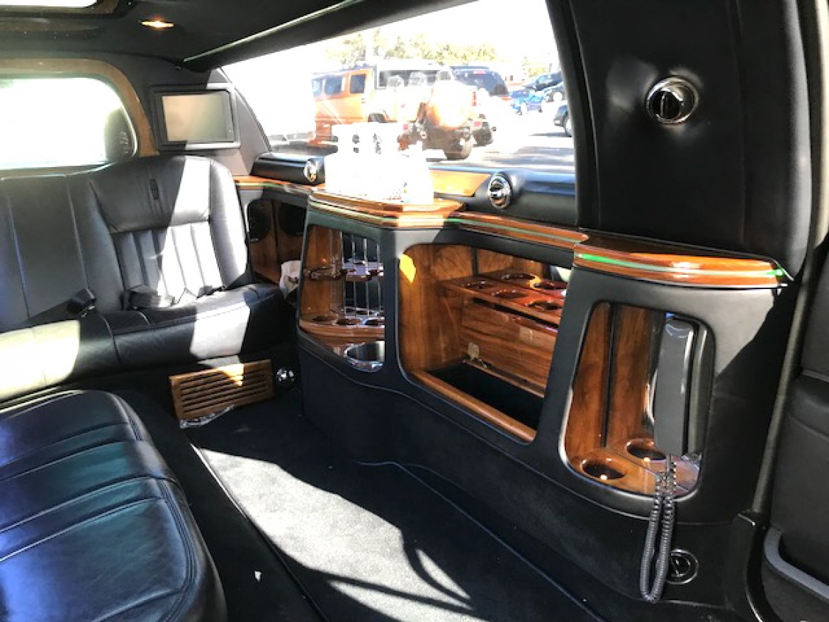 Limousine for Sale in Oaklyn, NJ - Photo 21