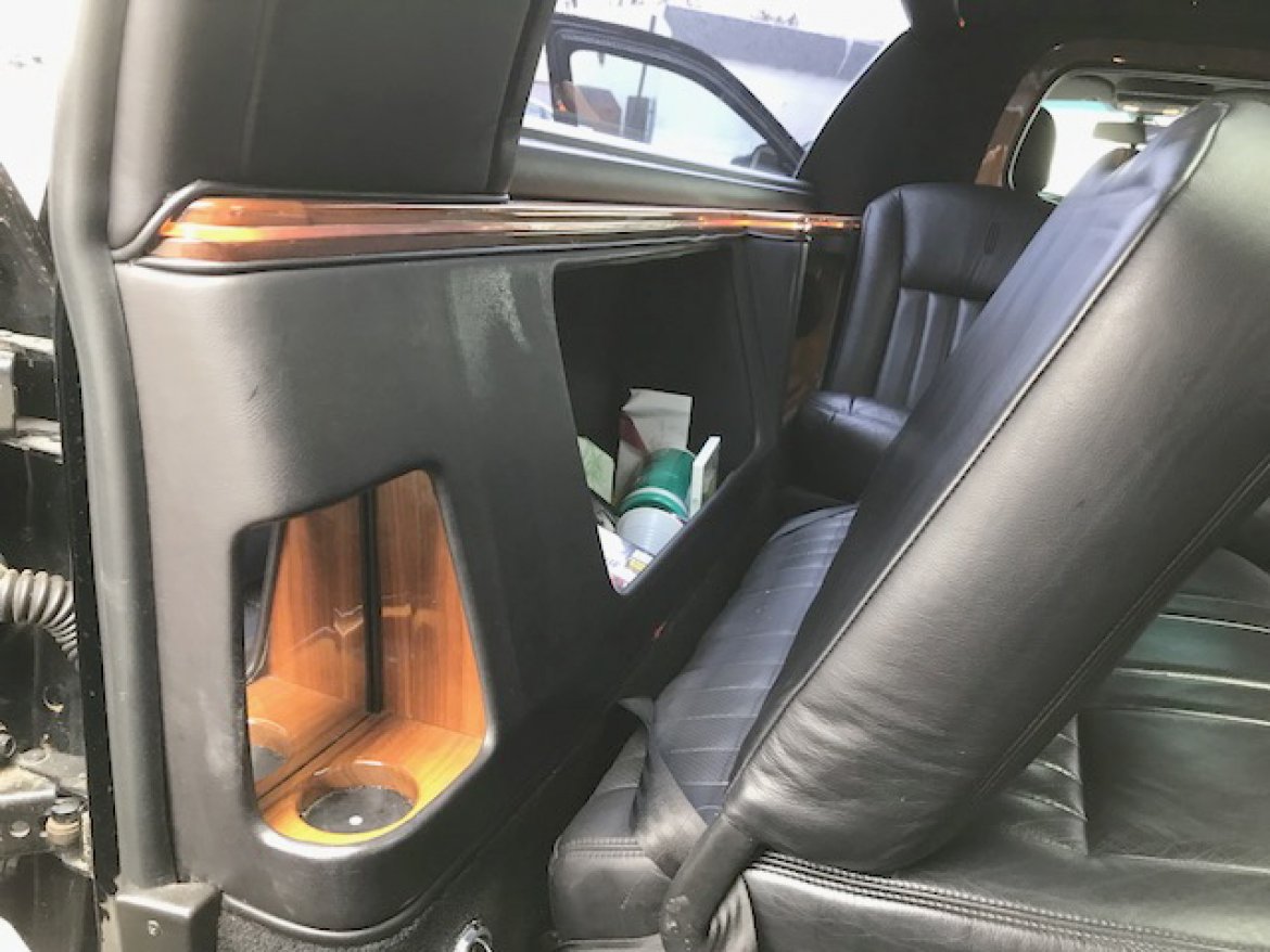 Limousine for Sale in Oaklyn, NJ - Photo 23