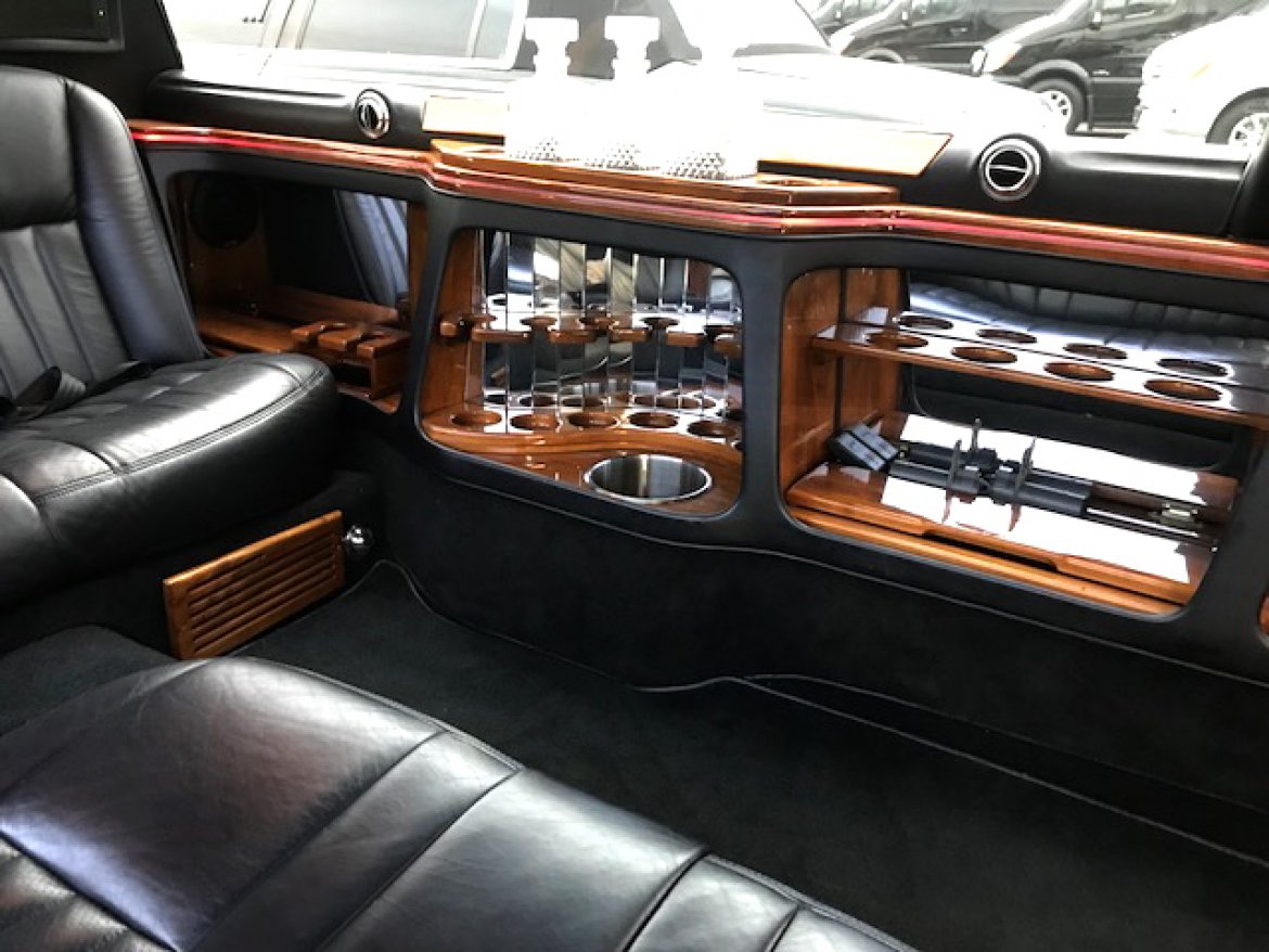 Limousine for Sale in Oaklyn, NJ - Photo 6
