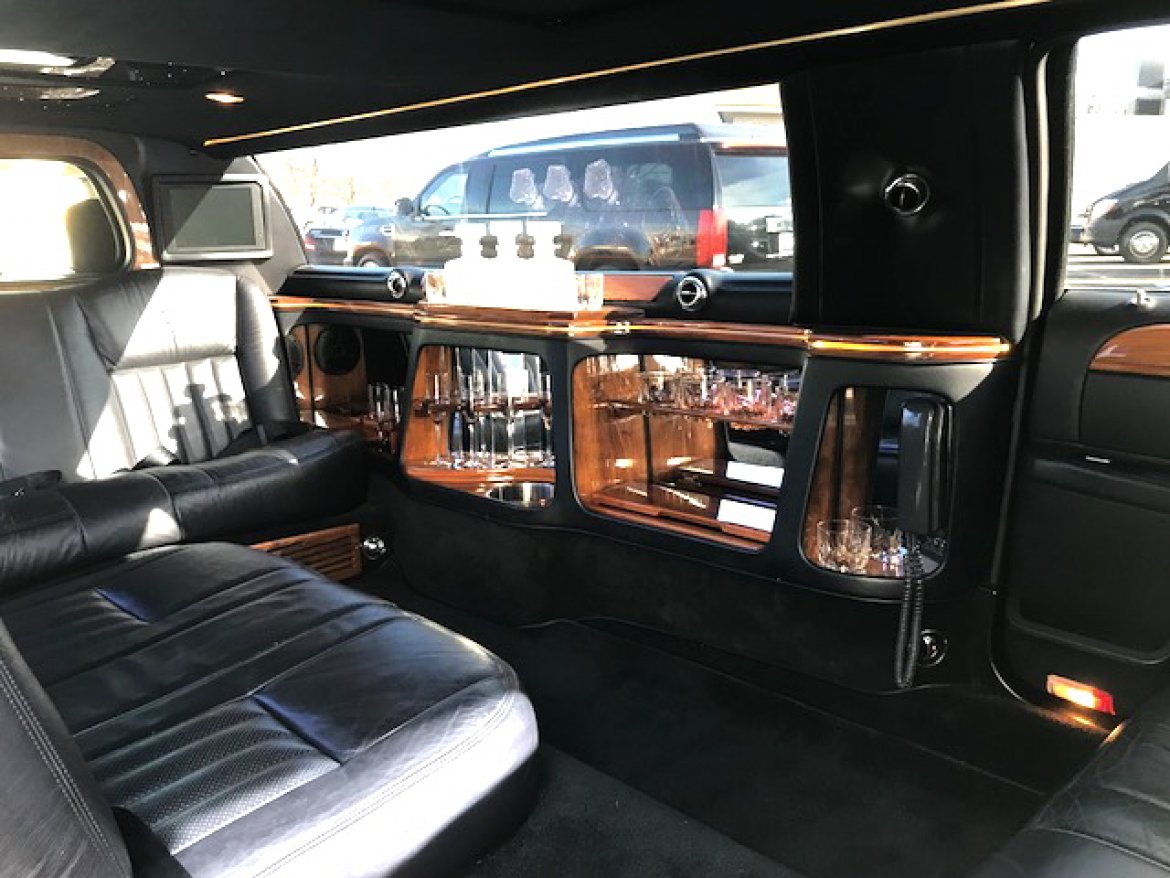 Limousine for Sale in Oaklyn, NJ - Photo 2
