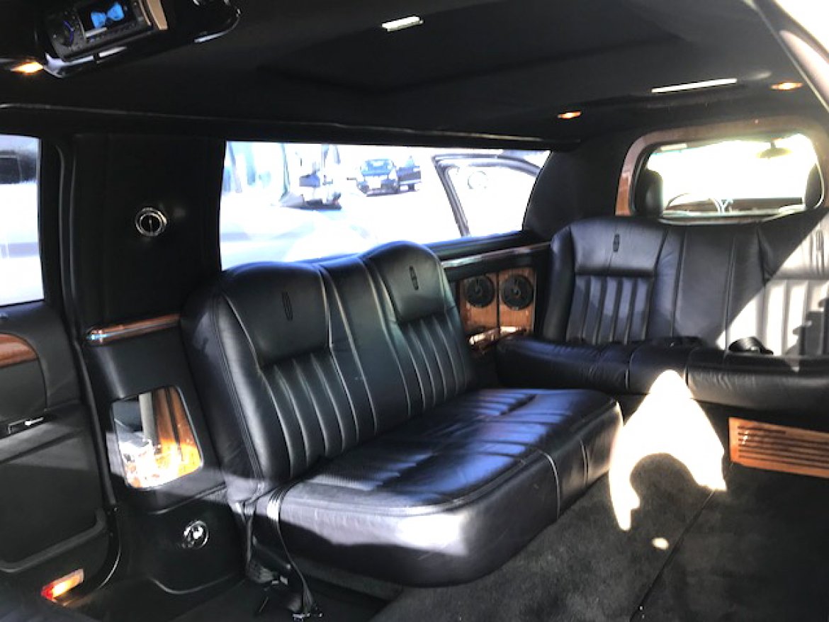 Limousine for Sale in Oaklyn, NJ - Photo 32