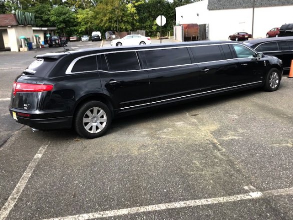 2014 Lincoln MKT Limousine for Sale in Oaklyn, NJ - Photo 3