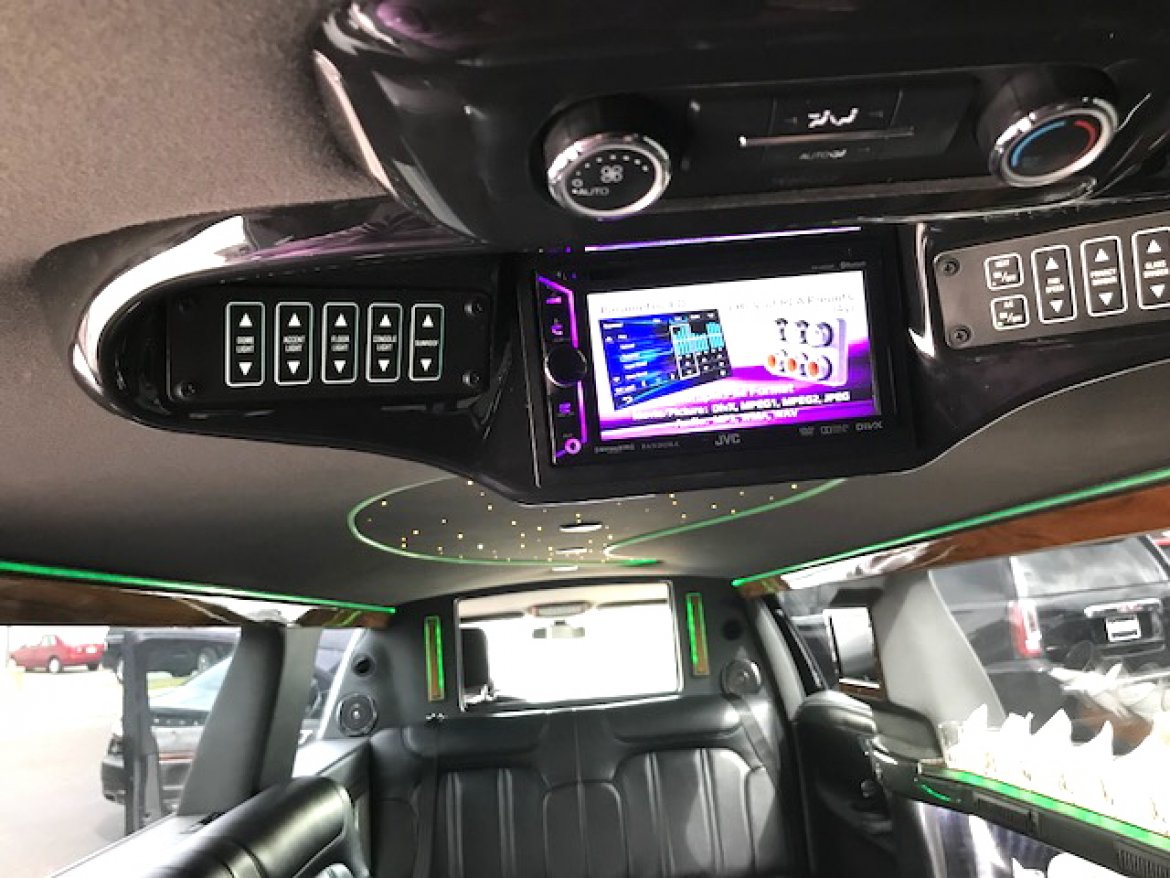 Limousine for Sale in Oaklyn, NJ - Photo 7