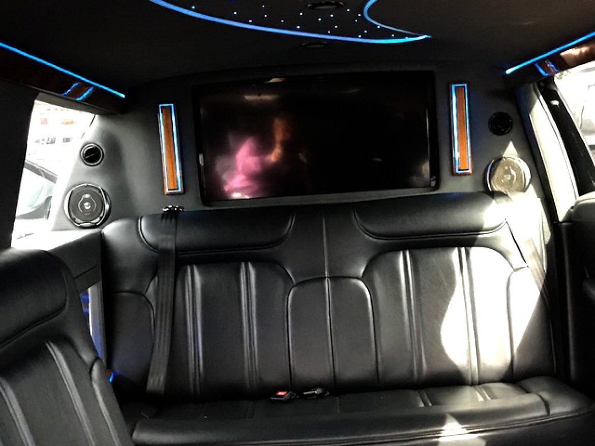 Limousine for Sale in Oaklyn, NJ - Photo 11