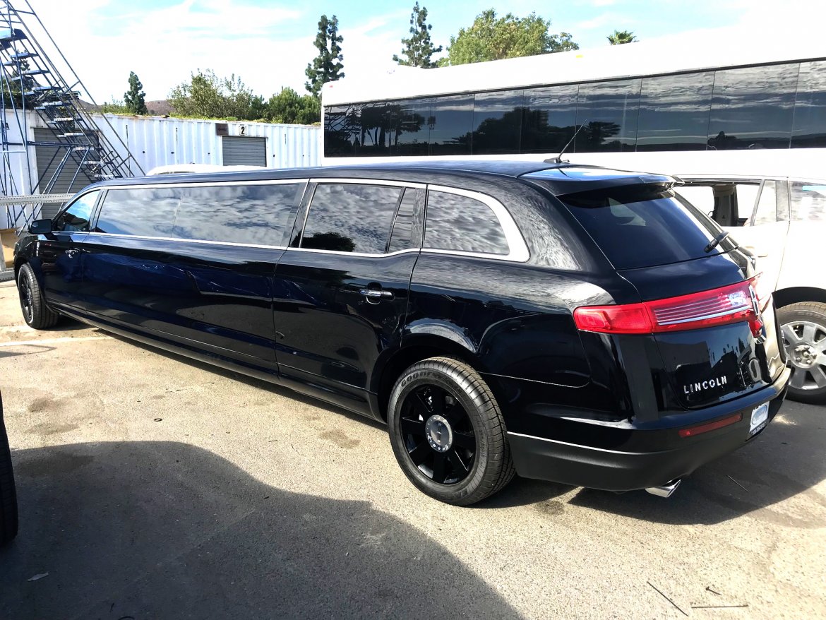 Limousine for Sale in Oaklyn, NJ - Photo 4