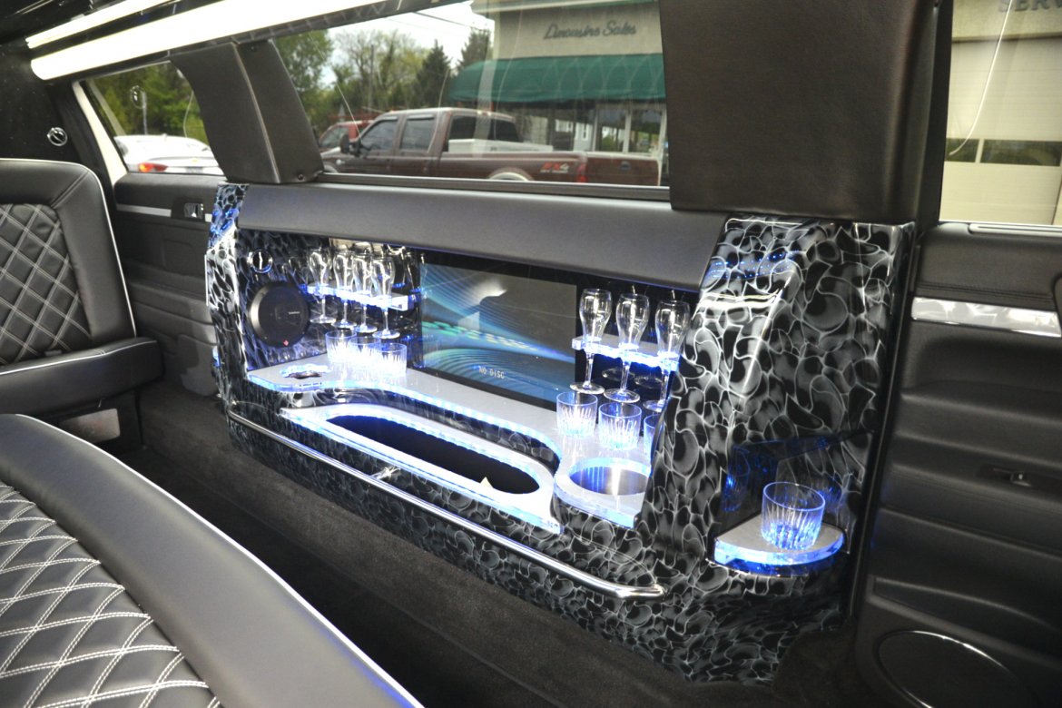 Limousine for Sale in Oaklyn, NJ - Photo 6