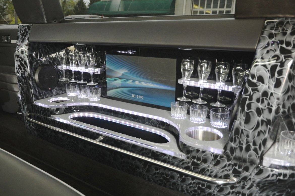 Limousine for Sale in Oaklyn, NJ - Photo 7