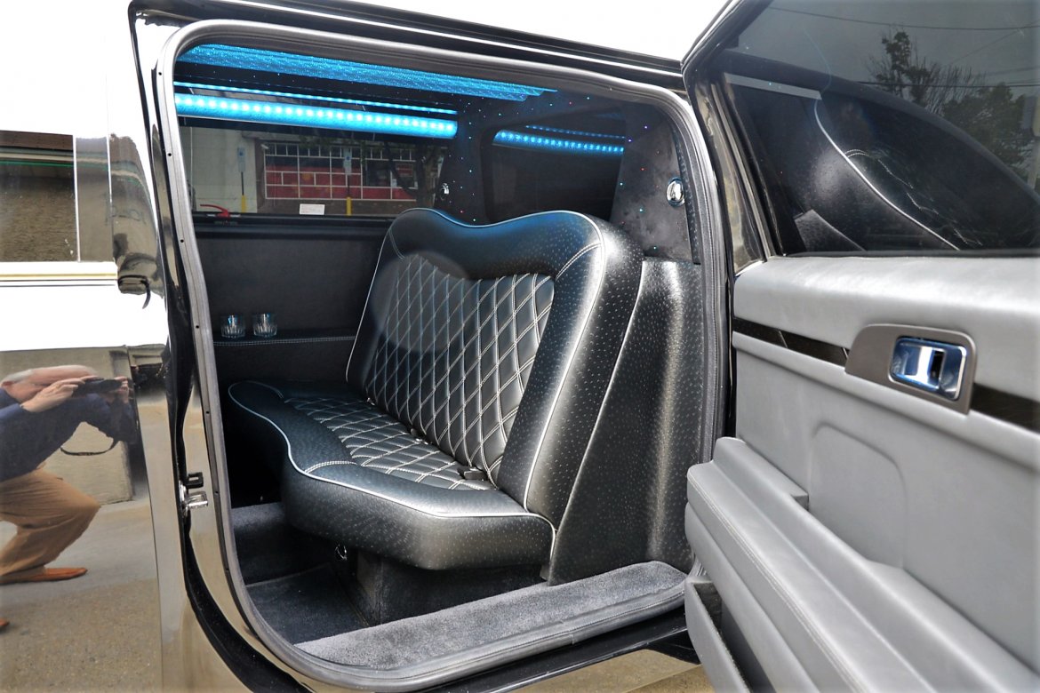 Limousine for Sale in Oaklyn, NJ - Photo 12