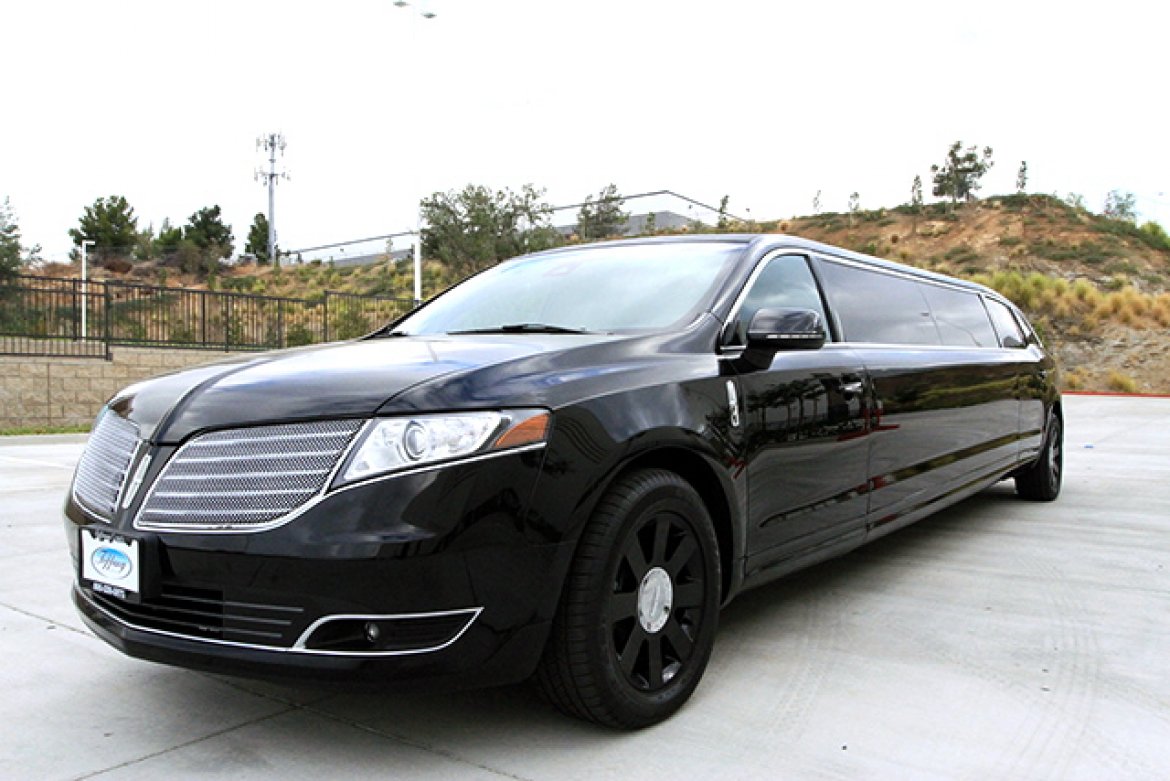 Limousine for Sale in Oaklyn, NJ - Photo 2