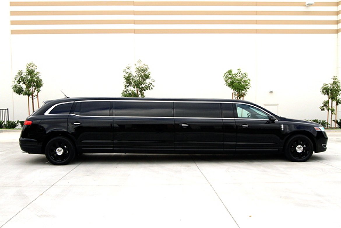 Limousine for Sale in Oaklyn, NJ - Photo 19
