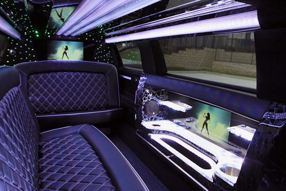 Limousine for Sale in Oaklyn, NJ - Photo 20