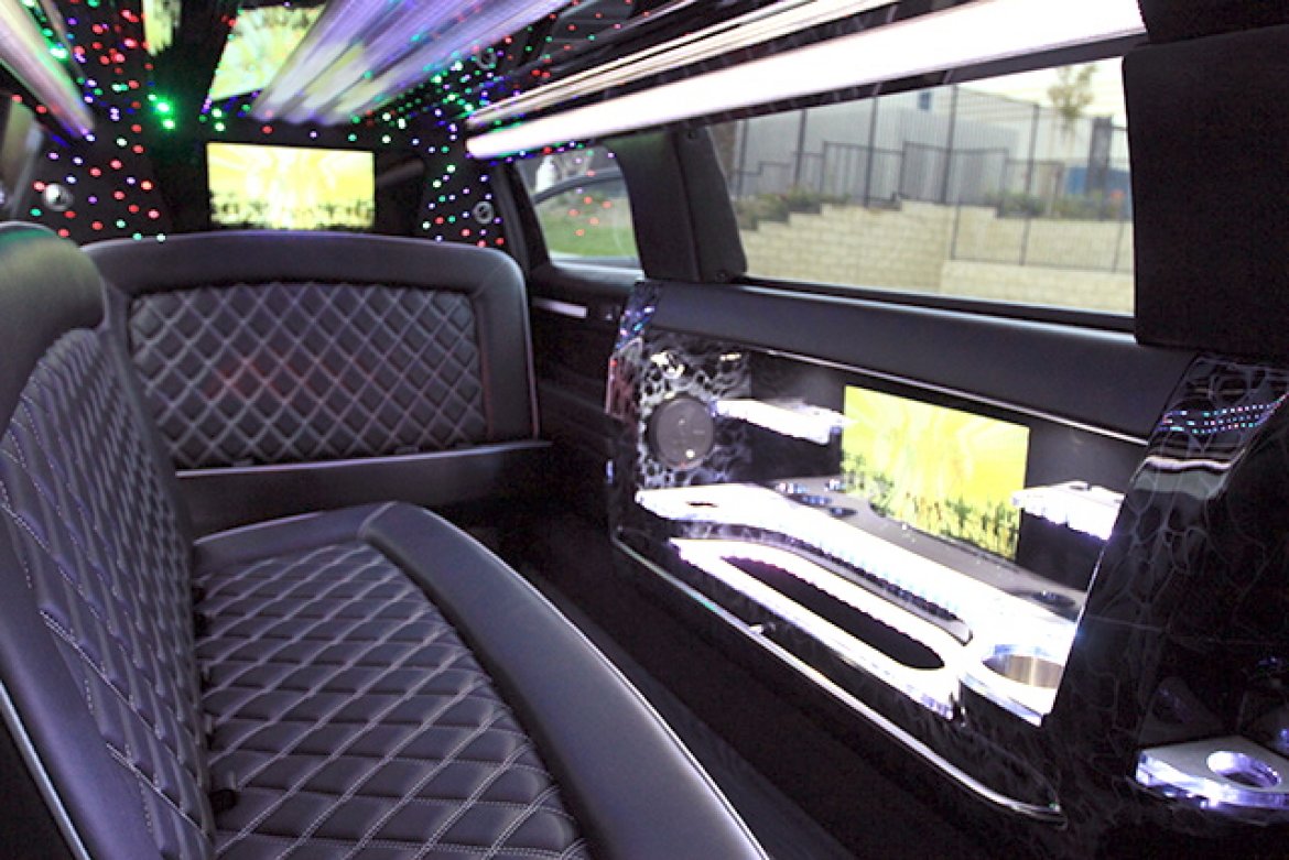 Limousine for Sale in Oaklyn, NJ - Photo 21