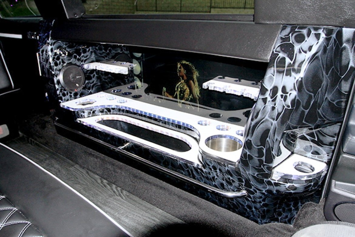 Limousine for Sale in Oaklyn, NJ - Photo 23