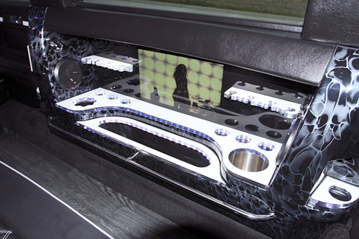 Limousine for Sale in Oaklyn, NJ - Photo 24