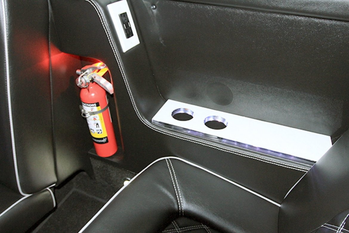 Limousine for Sale in Oaklyn, NJ - Photo 26