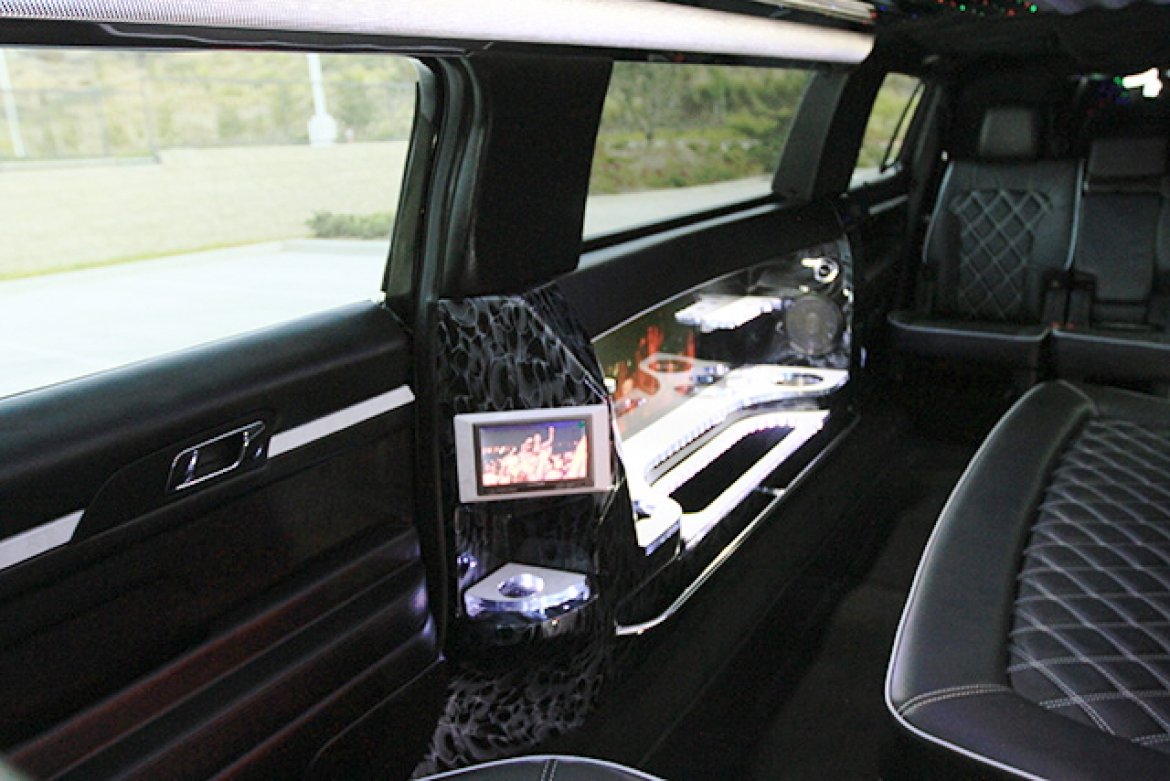 Limousine for Sale in Oaklyn, NJ - Photo 27