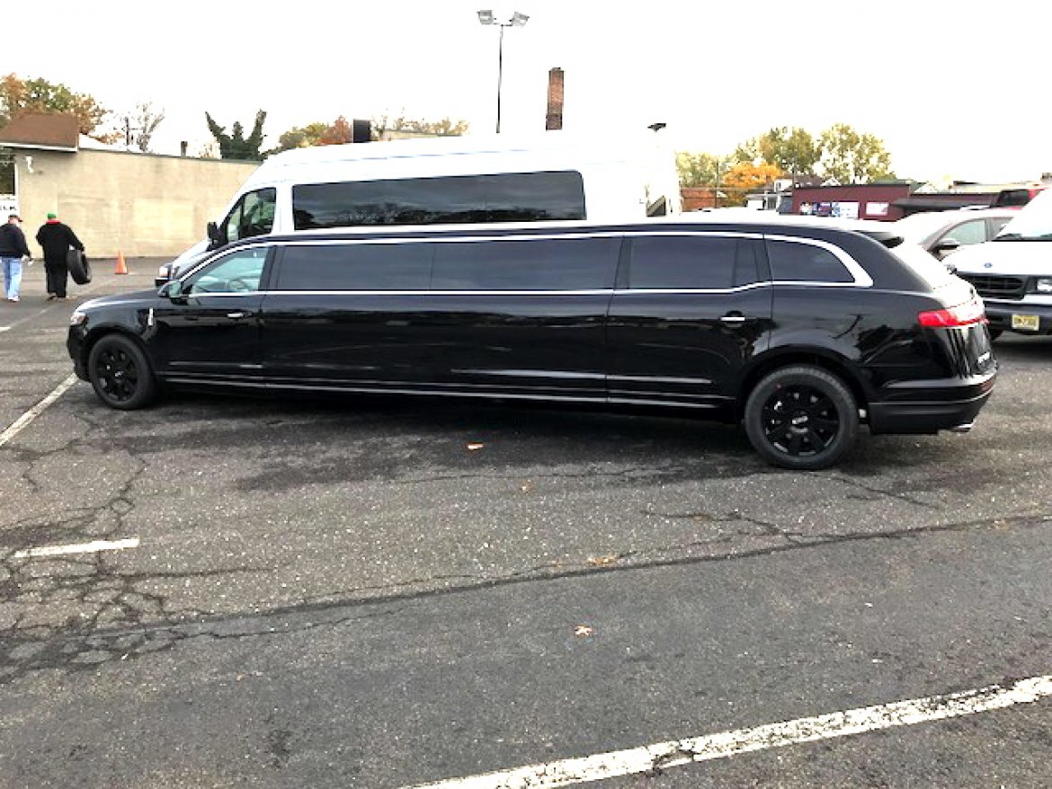 Limousine for Sale in Oaklyn, NJ - Photo 31