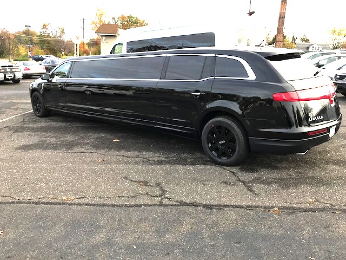 Limousine for Sale in Oaklyn, NJ - Photo 32