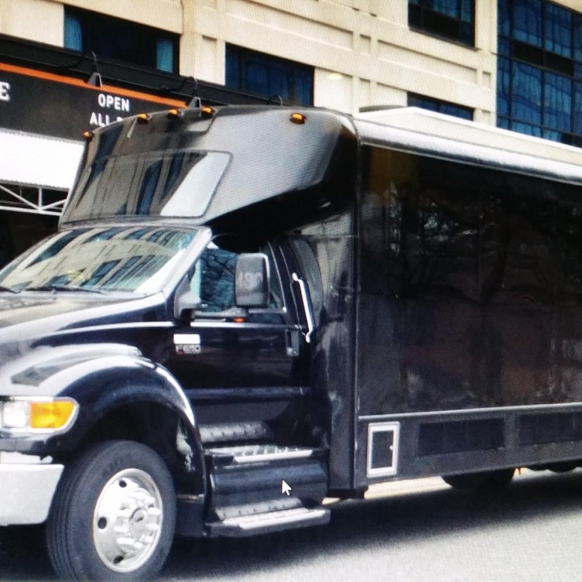 Limo Bus for Sale in Englewood, CO - Photo 3
