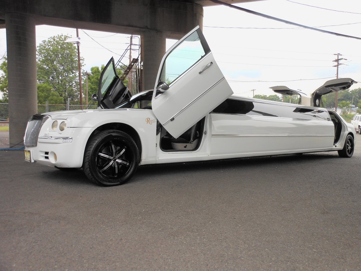 Limousine for Sale in Hilside, NJ - Photo 3