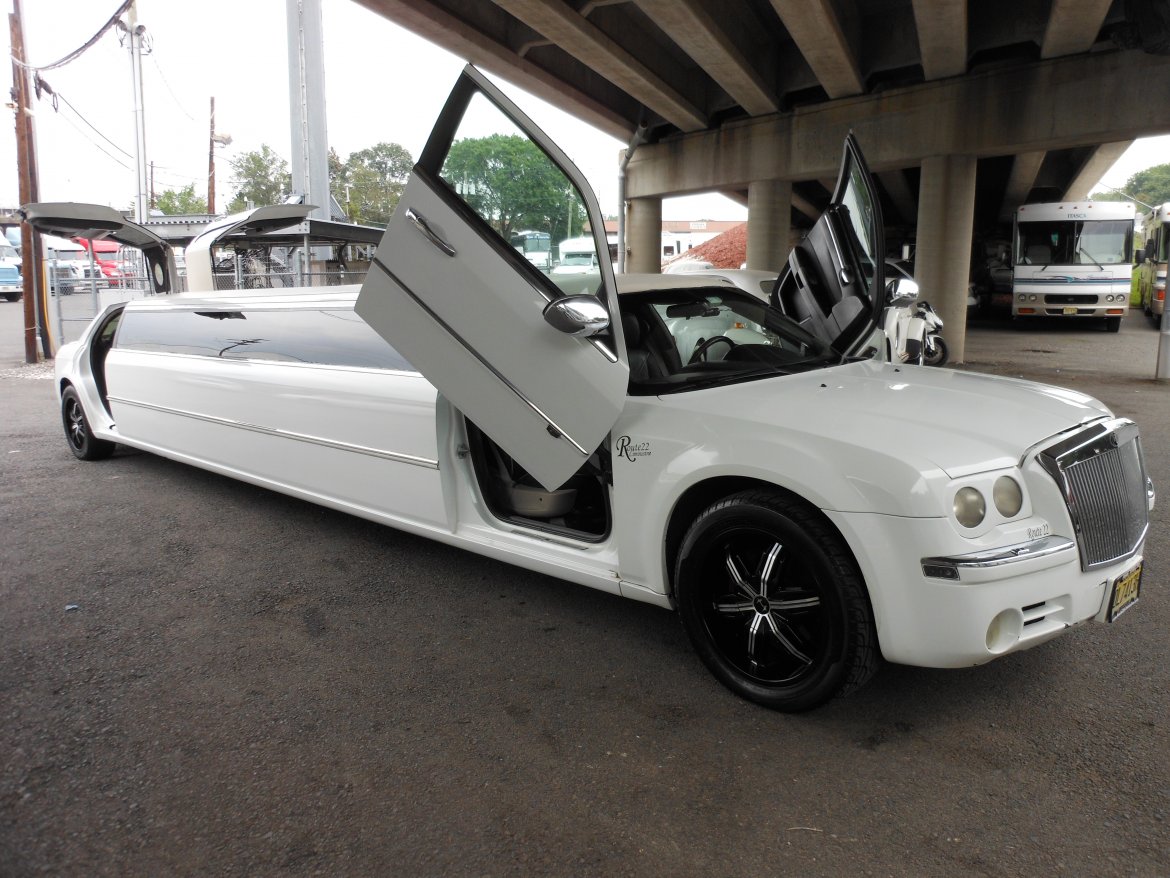 Limousine for Sale in Hilside, NJ - Photo 4