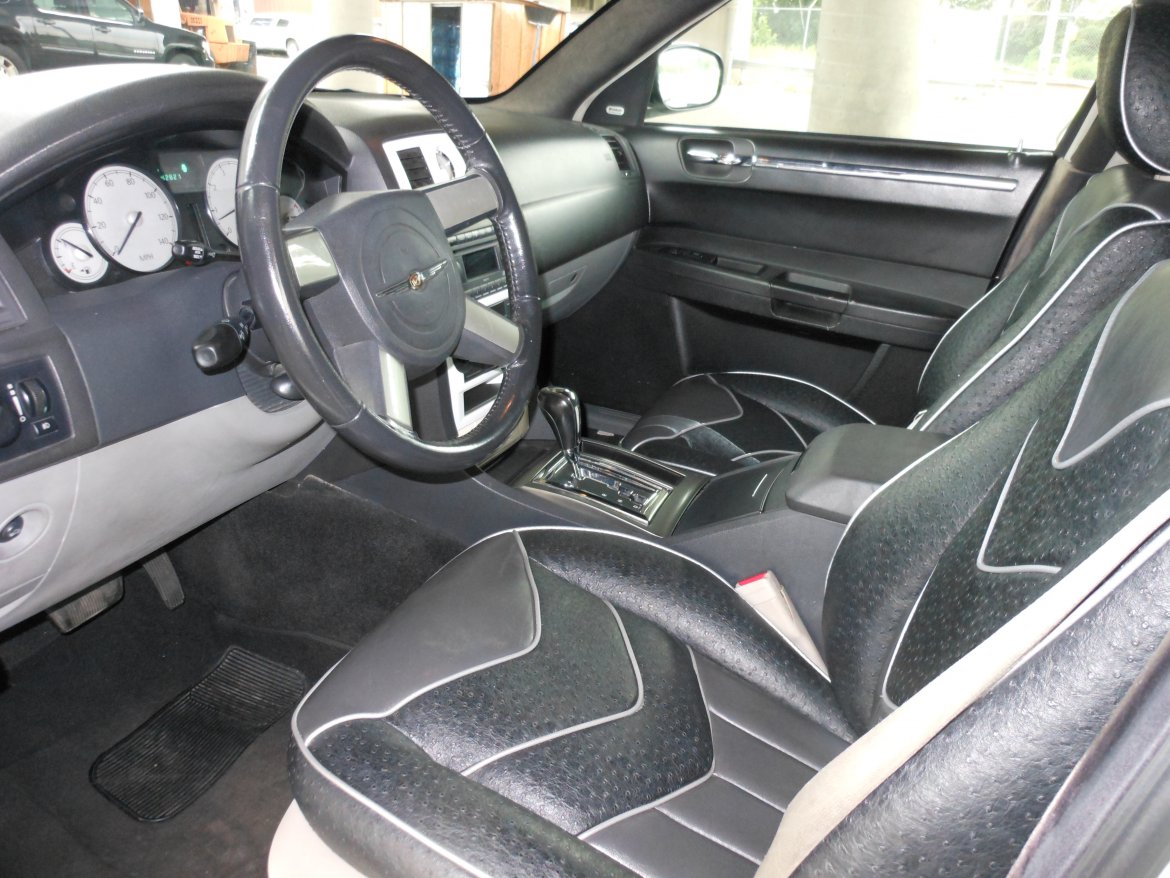 Limousine for Sale in Hilside, NJ - Photo 8
