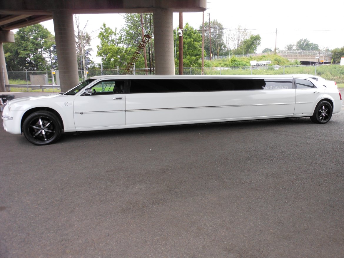 Limousine for Sale in Hilside, NJ - Photo 12