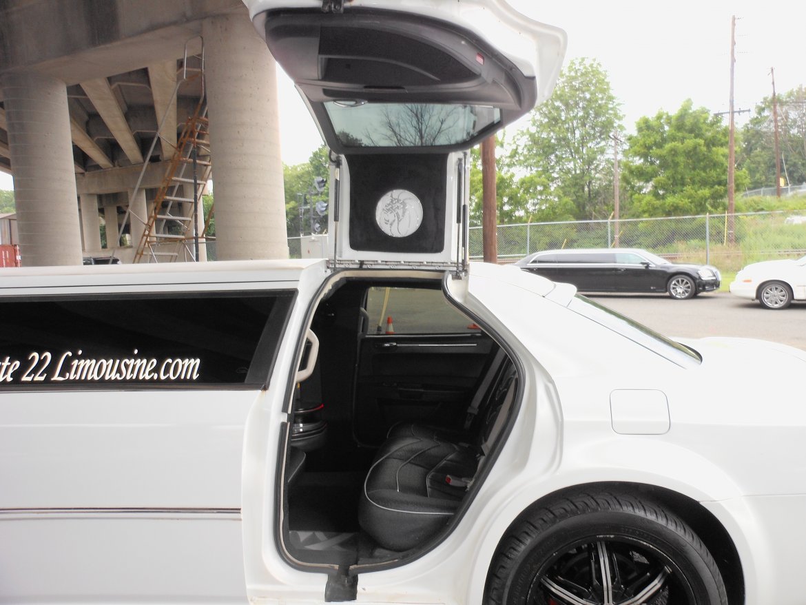 Limousine for Sale in Hilside, NJ - Photo 13