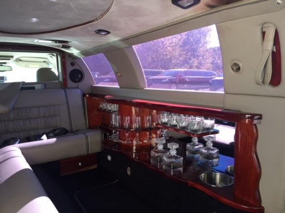 2003 Lincoln Town Car 120" stretch Limousine for Sale in Haverhill, MA - Main Photo