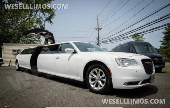 2016 Chrysler 300 Limousine for Sale in Hazlet, NJ - Main Photo