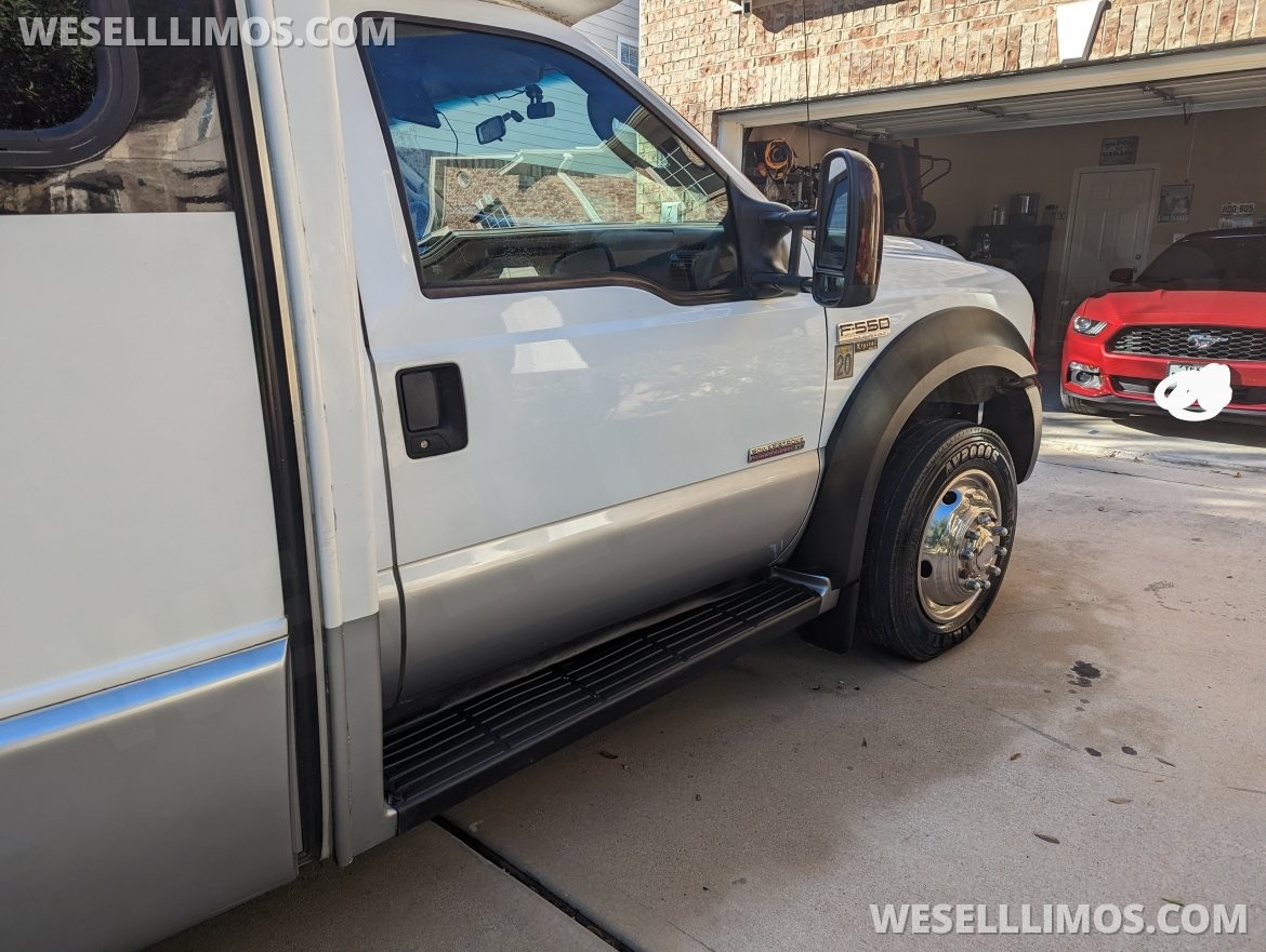 Limo Bus for Sale in Kyle, TX - Photo 9