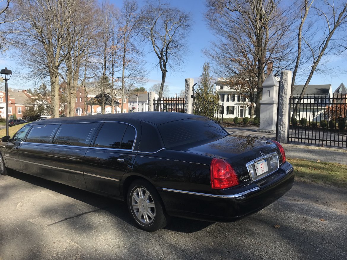 Limousine for Sale in Millbury, MA - Photo 4