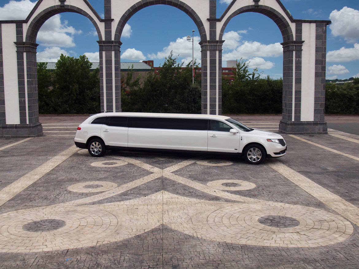 Limousine for Sale in Fall River, MA - Photo 4