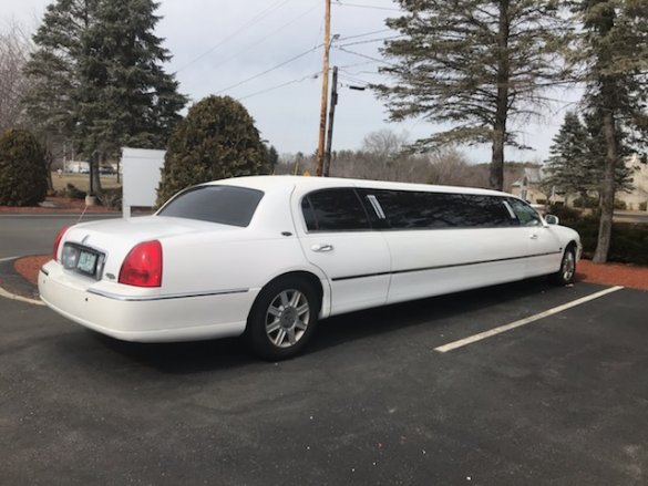 2005 Lincoln TOWN CAR Limousine for Sale in WINDHAM, NH - Photo 3