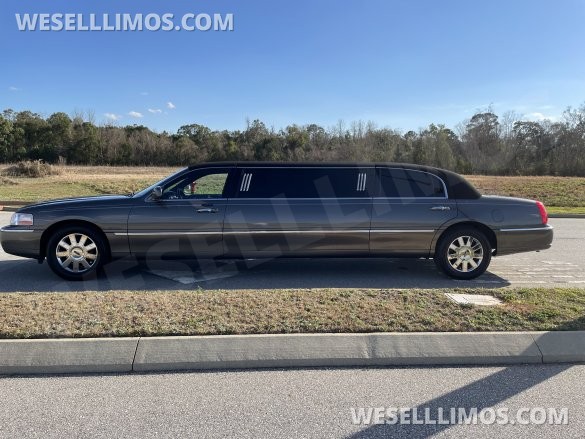 2006 Lincoln Town Car Limousine for Sale in Daphne, AL - Main Photo