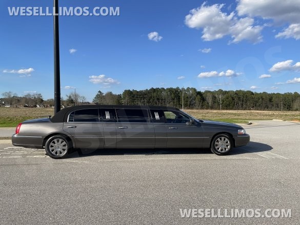 2006 Lincoln Town Car Limousine for Sale in Daphne, AL - Photo 3