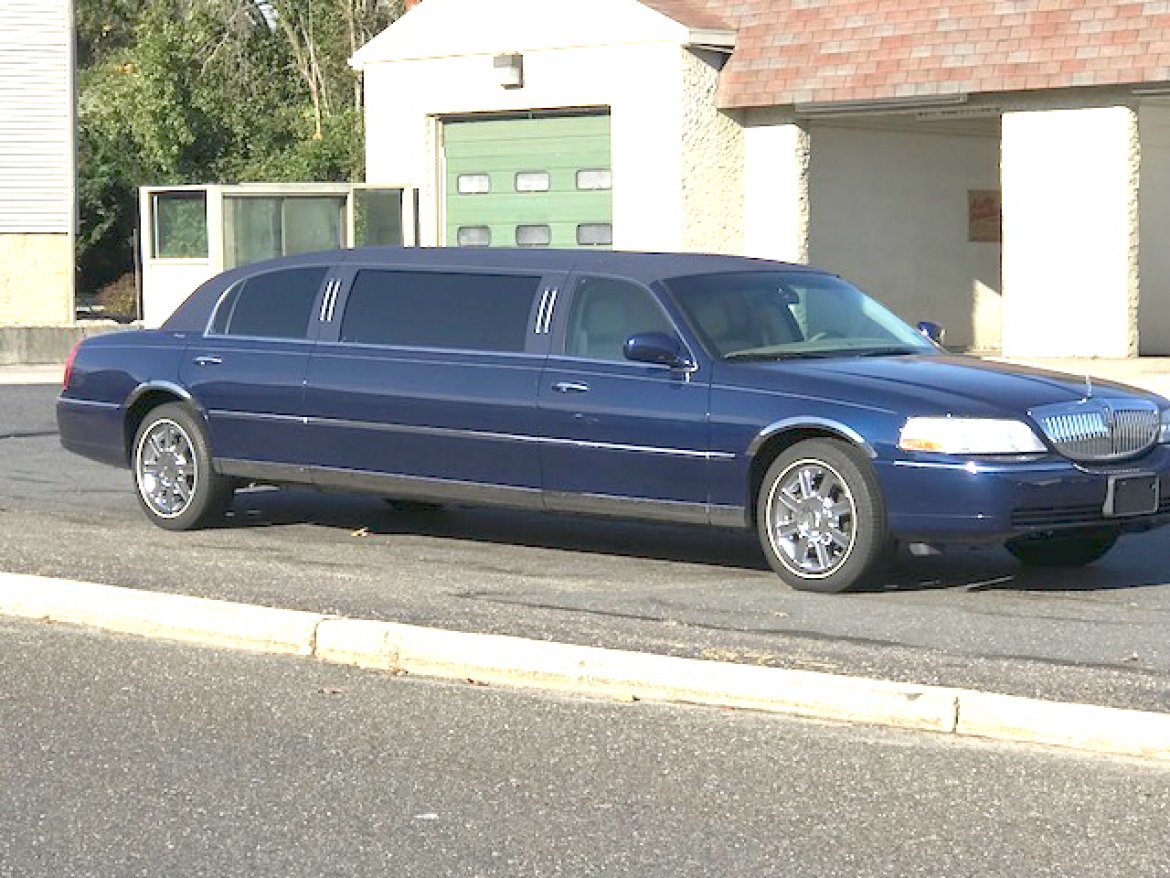 Limousine for Sale in Oaklyn, NJ - Photo 5